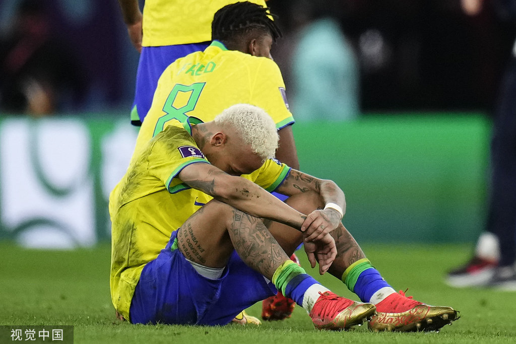 关于内马尔重返赛场，战术调整首场状态出色，勇士观众沸腾！再创辉煌时刻的信息